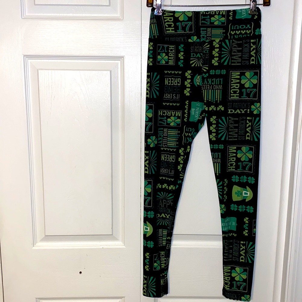 Women’s size one size LuLaRoe St Patrick’s Day leggings!